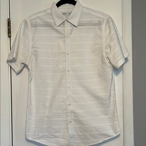 Old Navy Men's White Striped Short Sleeve Shirt